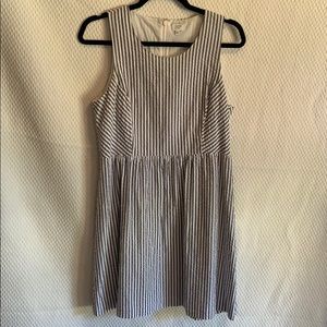 Crown & Ivy seersucker dress. Gray & white.Size 10
